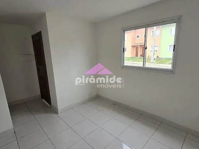 Casa com 80m² 3 quartos e 1 banheiro, à venda, no bairro Eugênio de Mello em São José Dos Campos