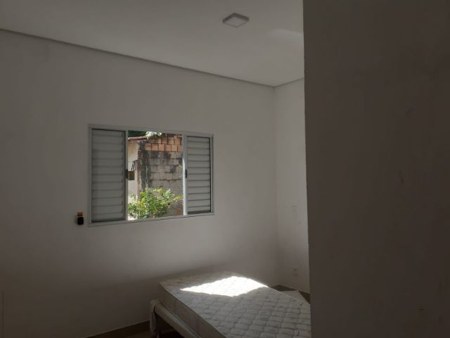 Casa com 150m² 2 quartos e 1 banheiro, à venda, no bairro Jardim Eloyna em Pindamonhangaba
