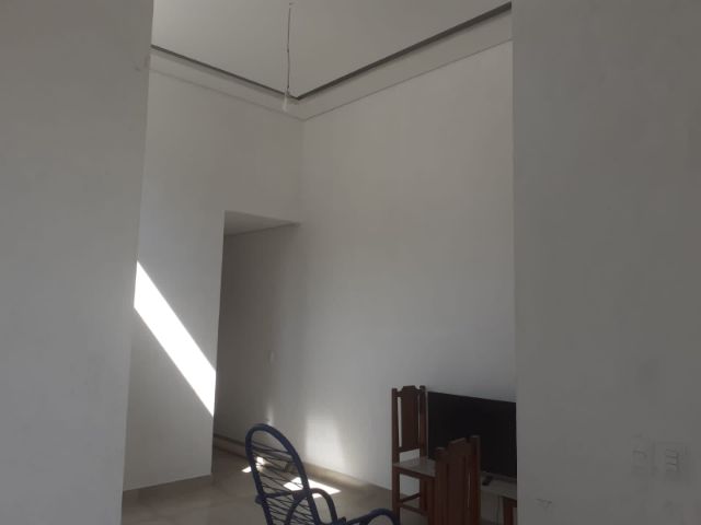 Casa com 150m² 2 quartos e 1 banheiro, à venda, no bairro Jardim Eloyna em Pindamonhangaba