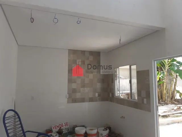 Casa com 150m² 2 quartos e 1 banheiro, à venda, no bairro Jardim Eloyna em Pindamonhangaba
