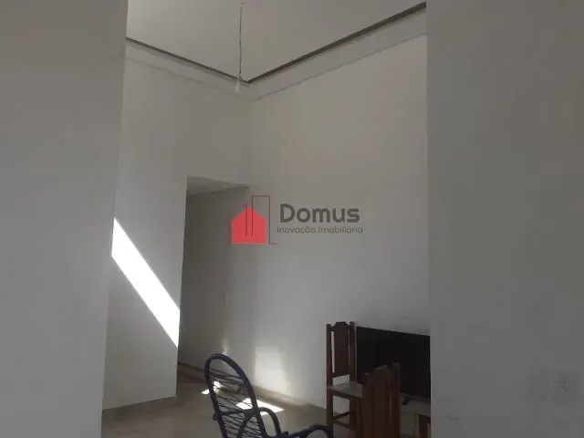Casa com 150m² 2 quartos e 1 banheiro, à venda, no bairro Jardim Eloyna em Pindamonhangaba