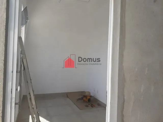 Casa com 150m² 2 quartos e 1 banheiro, à venda, no bairro Jardim Eloyna em Pindamonhangaba