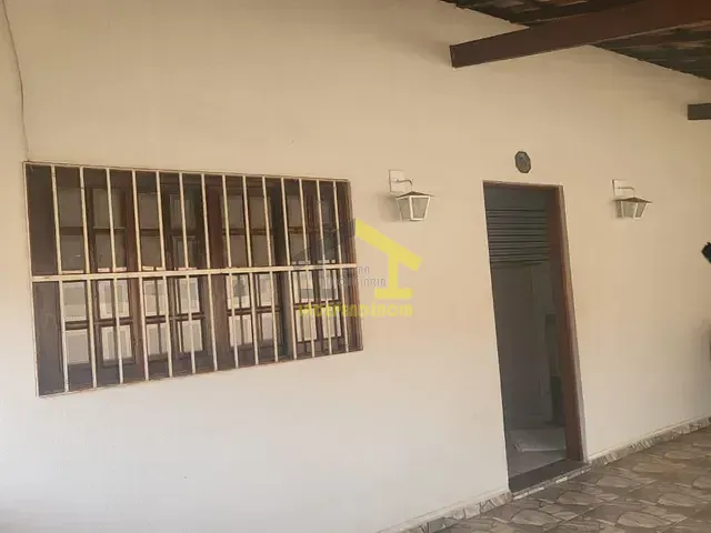 Casa com 233m² 3 quartos e 1 banheiro, à venda, no bairro Núcleo Residencial Doutor Luiz de Mattos Pimenta em Itatiba