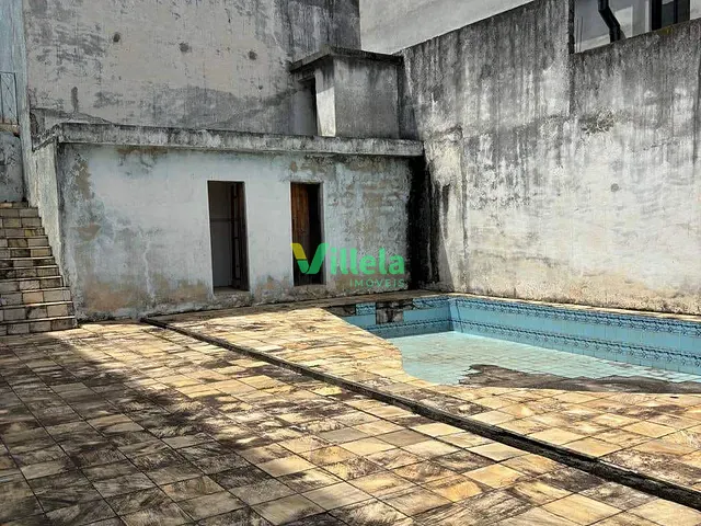 Casa com 1000m² 3 quartos e 1 banheiro, à venda, no bairro Vila Suissa em Mogi das Cruzes