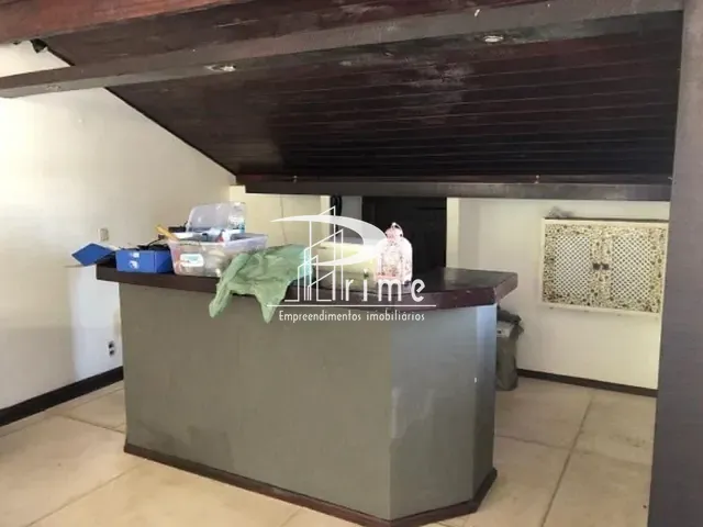 Casa com 800m² 4 quartos e 4 banheiros, à venda, no bairro Piratininga em Niterói
