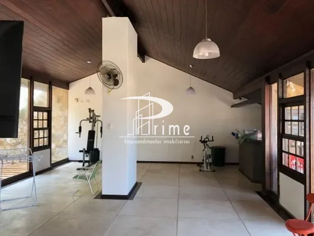 Casa com 800m² 4 quartos e 4 banheiros, à venda, no bairro Piratininga em Niterói
