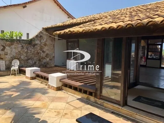 Casa com 800m² 4 quartos e 4 banheiros, à venda, no bairro Piratininga em Niterói