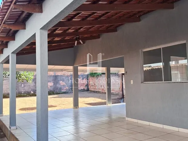 Casa com 381m² 3 quartos e 1 banheiro, à venda, no bairro Residencial Village Garavelo em Aparecida de Goiânia
