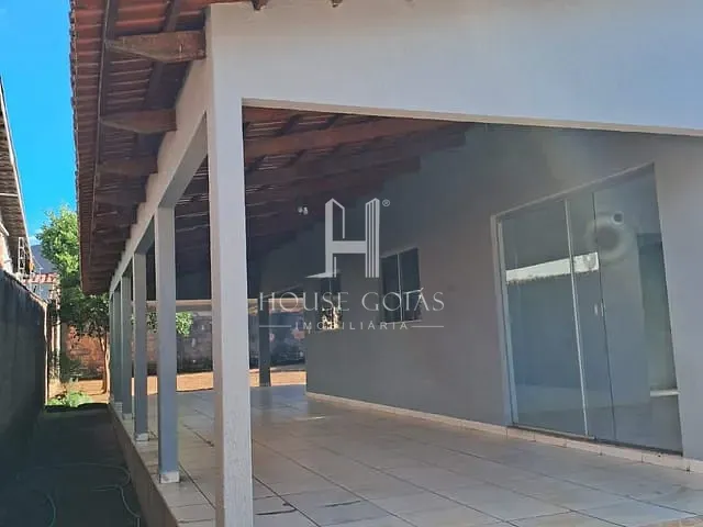 Casa com 381m² 3 quartos e 1 banheiro, à venda, no bairro Residencial Village Garavelo em Aparecida de Goiânia