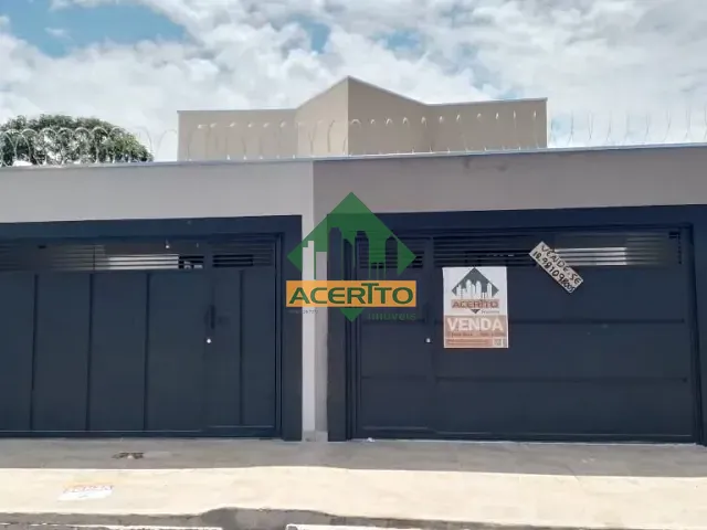 Casa com 152m² 3 quartos e 1 banheiro, à venda, no bairro Umuarama em Araçatuba