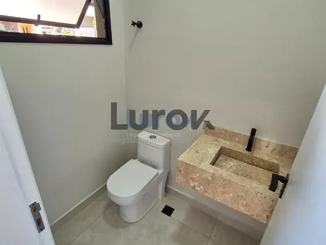 Casa com 300m² 3 quartos e 5 banheiros, à venda, no bairro Bosque dos Eucaliptos em Valinhos