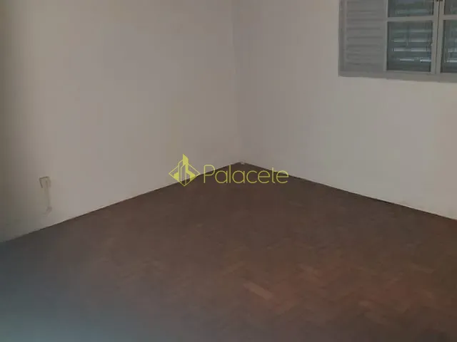 Casa com 382m² 4 quartos e 3 banheiros, à venda, no bairro Centro em Pindamonhangaba