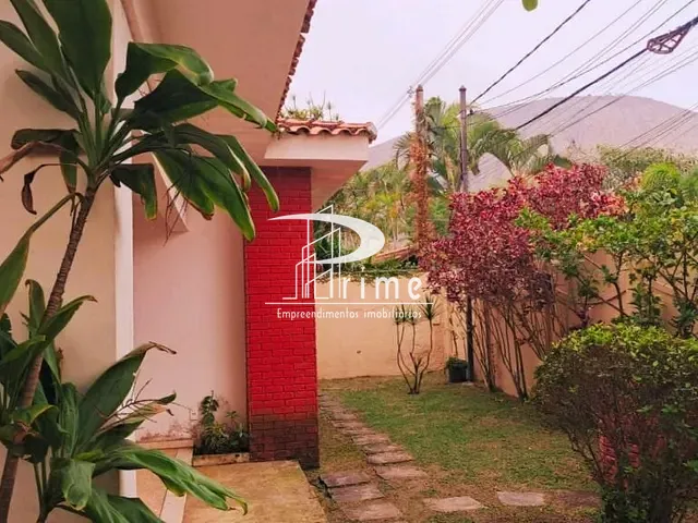 Casa com 460m² 4 quartos e 4 banheiros, à venda, no bairro Itacoatiara em Niterói