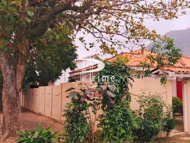 Casa com 460m² 4 quartos e 4 banheiros, à venda, no bairro Itacoatiara em Niterói