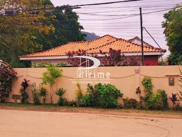 Casa com 460m² 4 quartos e 4 banheiros, à venda, no bairro Itacoatiara em Niterói