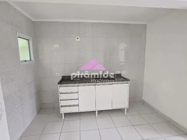 Casa com 70m² 2 quartos e 1 banheiro, à venda, no bairro Eugênio de Mello em São José Dos Campos