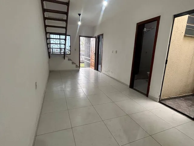 Casa 4 quartos e 2 banheiros, à venda, no bairro Virgem Santa em Macaé