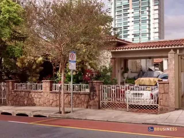 Casa com 250m² 3 quartos e 2 banheiros, à venda, no bairro Santa Paula em São Caetano do Sul