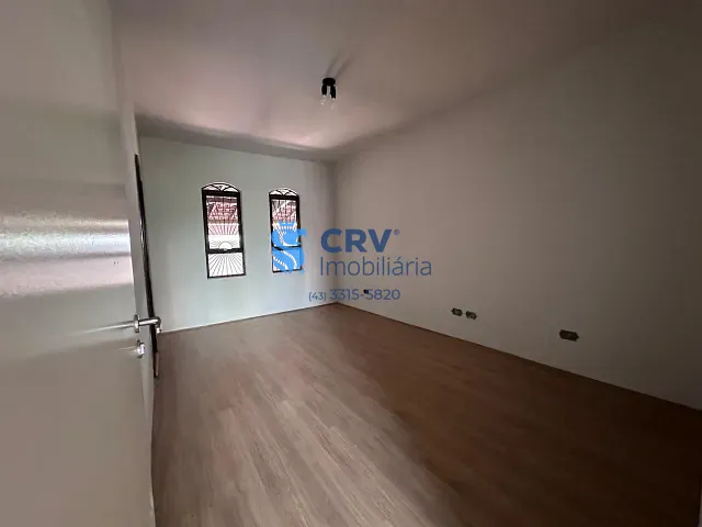 Casa com 380m² 3 quartos e 4 banheiros, à venda ou para alugar, no bairro Vila Fujita em Londrina