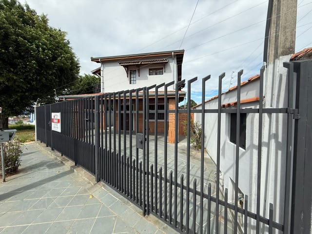 Casa com 395m² 3 quartos e 3 banheiros, à venda, no bairro PARQUE DAS NAÇÕES em Pindamonhangaba