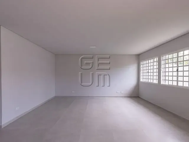 Casa com 360m² 4 quartos e 3 banheiros, à venda, no bairro Jardim Burle Marx em Londrina