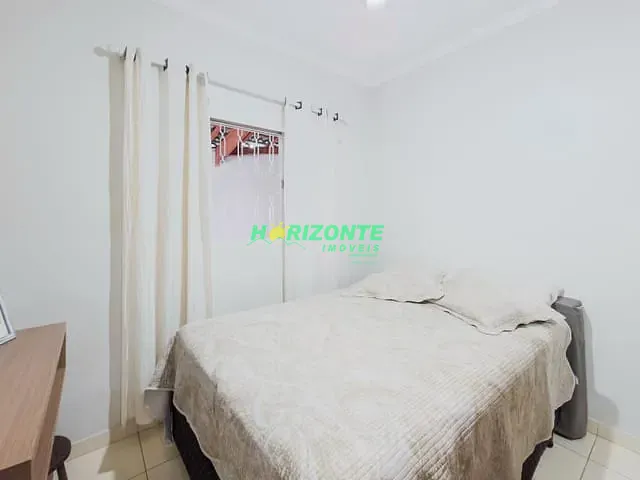 Casa 3 quartos e 2 banheiros, à venda, no bairro Residencial Santa Paula em Jacareí