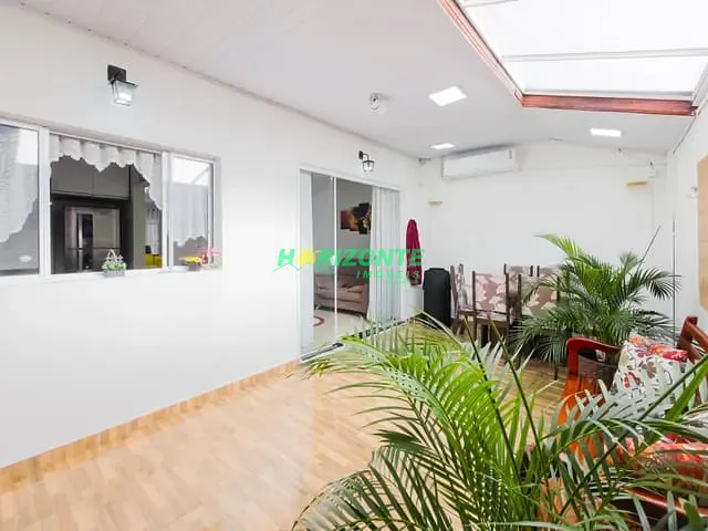 Casa 3 quartos e 2 banheiros, à venda, no bairro Residencial Santa Paula em Jacareí