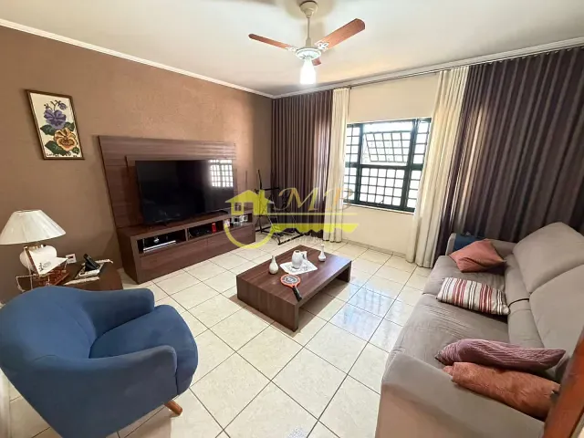 Casa com 400m² 3 quartos e 3 banheiros, à venda, no bairro Jardim Paraiso de Viracopos em Campinas