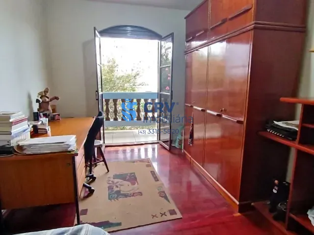 Casa com 580m² 3 quartos e 3 banheiros, à venda, no bairro Vila Brasil em Londrina