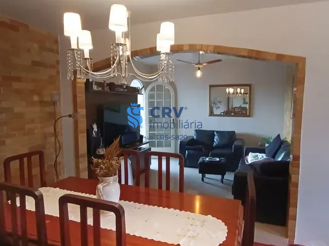 Casa com 580m² 3 quartos e 3 banheiros, à venda, no bairro Vila Brasil em Londrina