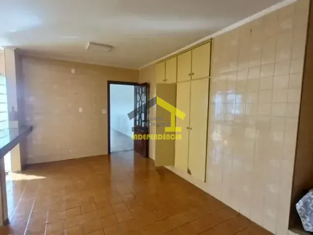 Casa com 611m² 5 quartos e 2 banheiros, para alugar, no bairro Vila Brasileira em Itatiba
