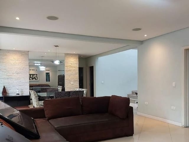 Casa com 500m² 4 quartos e 5 banheiros, à venda, no bairro Quitaúna em Osasco
