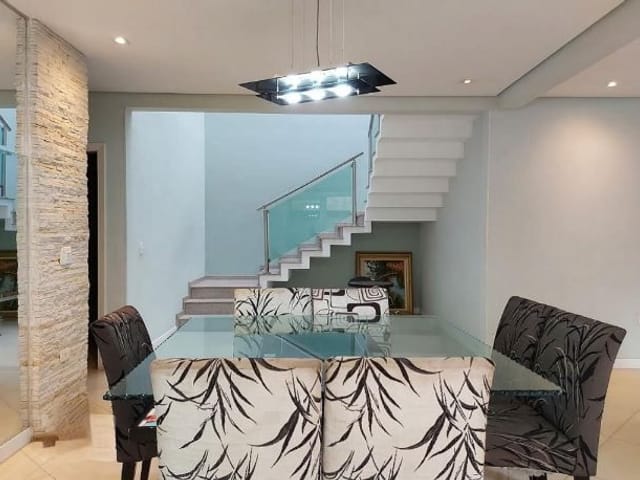 Casa com 500m² 4 quartos e 5 banheiros, à venda, no bairro Quitaúna em Osasco