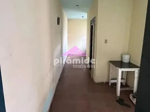 Casa com 300m² 3 quartos e 2 banheiros, à venda, no bairro Jardim Americano em São José Dos Campos