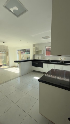 Casa 3 quartos e 1 banheiro, à venda, no bairro Lagoa em Macaé