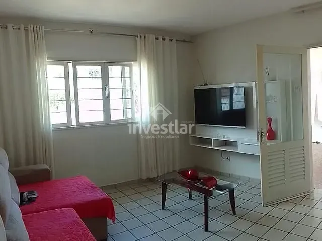 Casa com 200m² 3 quartos e 1 banheiro, à venda, no bairro Universitário em Campina Grande