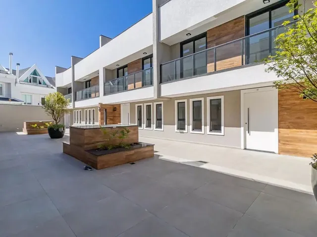 Casa com 193m² 3 quartos e 5 banheiros, à venda, no bairro Santo Inácio em Curitiba