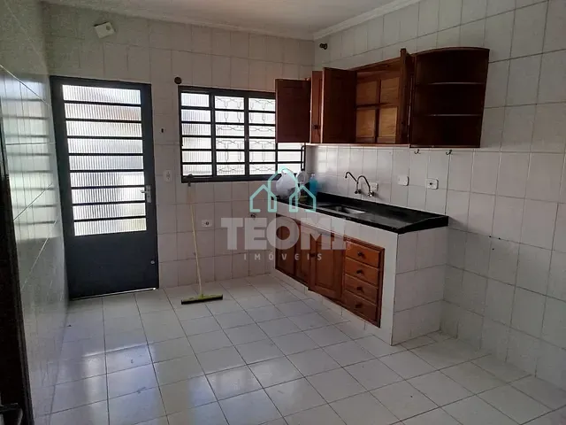 Casa com 250m² 3 quartos e 3 banheiros, à venda, no bairro Centro em Taubaté