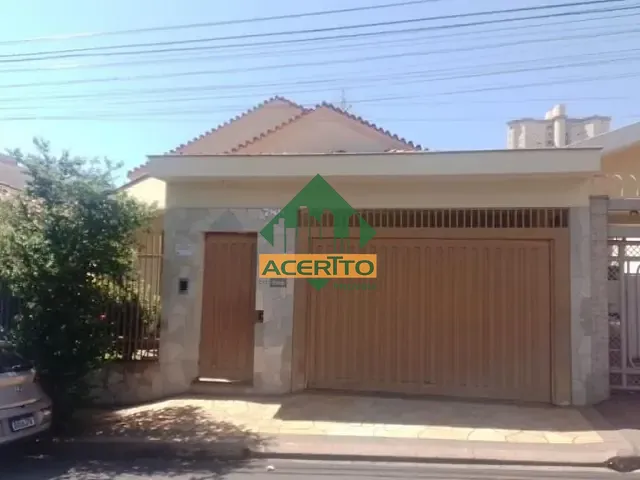 Casa com 330m², à venda, no bairro Vila Mendonça em Araçatuba
