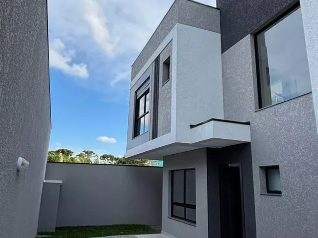Casa 3 quartos e 3 banheiros, à venda, no bairro Campo Comprido em Curitiba