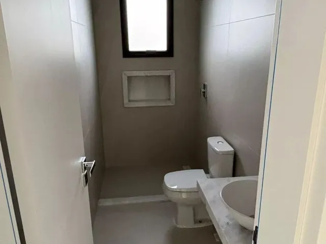 Casa 3 quartos e 3 banheiros, à venda, no bairro Campo Comprido em Curitiba
