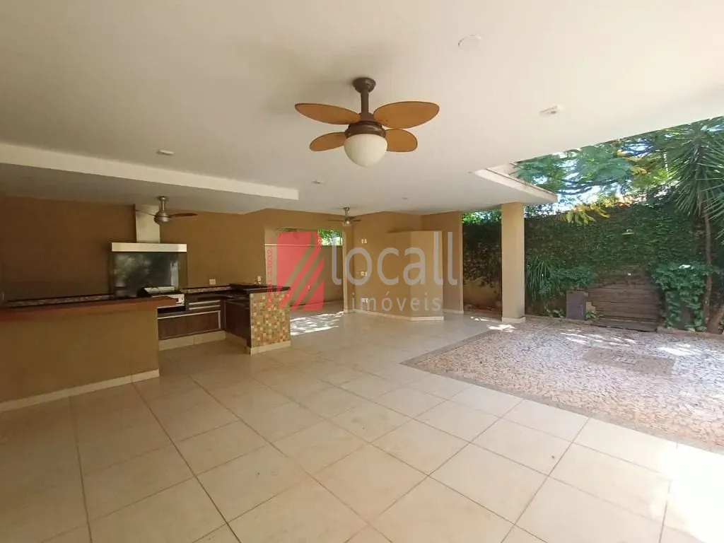 Casa de Condomínio com 3 quartos à venda, 380m² — foto 2 de 73