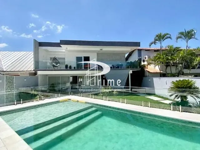 Casa com 791m² 4 quartos e 7 banheiros, à venda, no bairro Camboinhas em Niterói