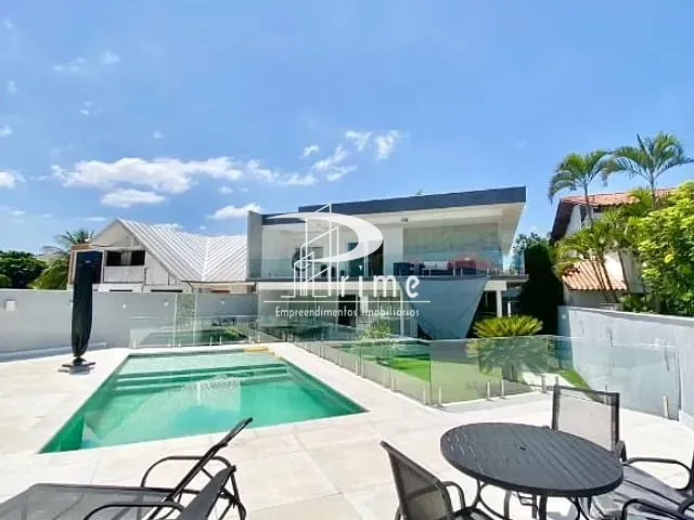 Casa com 791m² 4 quartos e 7 banheiros, à venda, no bairro Camboinhas em Niterói