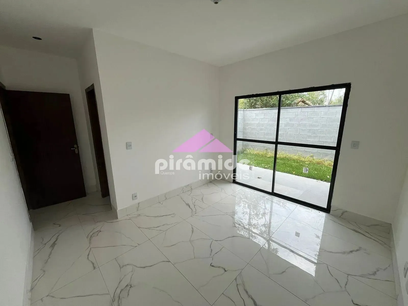 Casa, 3 quartos, 93 m² - Foto 1
