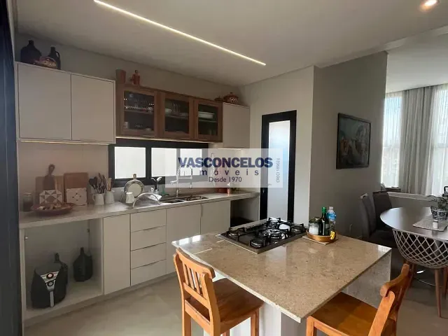 Casa com 250m² 3 quartos e 4 banheiros, à venda, no bairro Loteamento Floresta em São José dos Campos