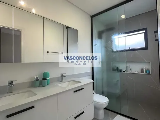 Casa com 250m² 3 quartos e 4 banheiros, à venda, no bairro Loteamento Floresta em São José dos Campos