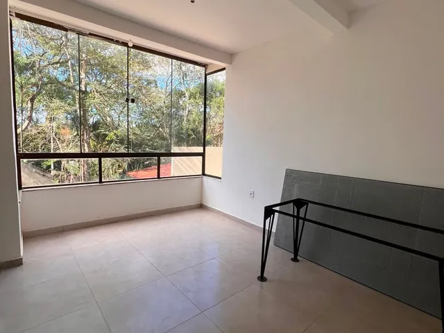 Casa 2 quartos e 2 banheiros, à venda, no bairro Granja dos Cavaleiros em Macaé