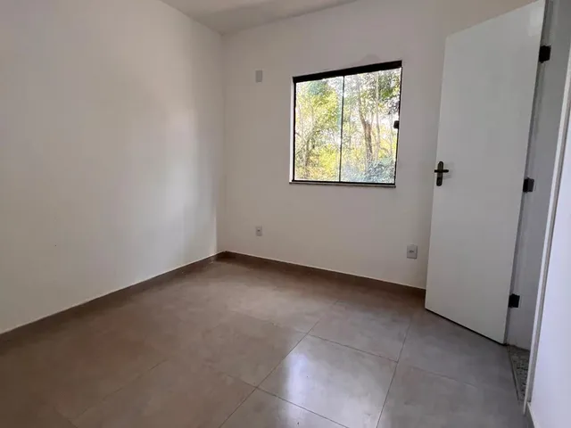 Casa 2 quartos e 2 banheiros, à venda, no bairro Granja dos Cavaleiros em Macaé