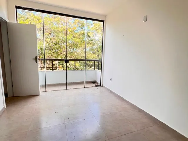 Casa 2 quartos e 2 banheiros, à venda, no bairro Granja dos Cavaleiros em Macaé